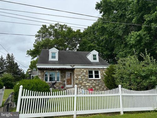817 Lake Dr, Lawrenceville, NJ, 08648-4007 | Card Image