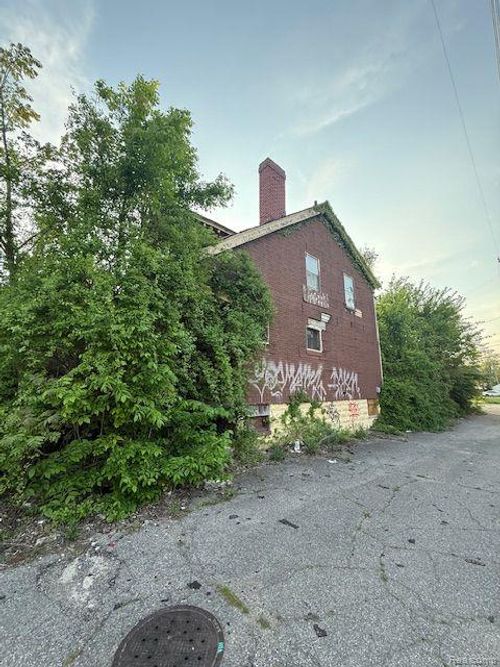 14 North St, Highland Park, MI, 48203-2562 | Card Image
