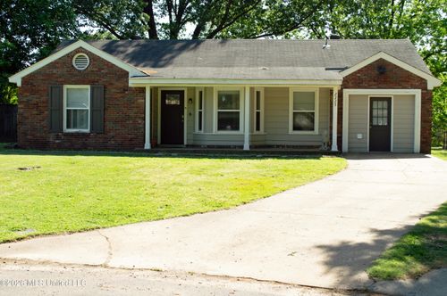 2225 Cedar Point Cv, Southaven, MS, 38671-3419 | Card Image