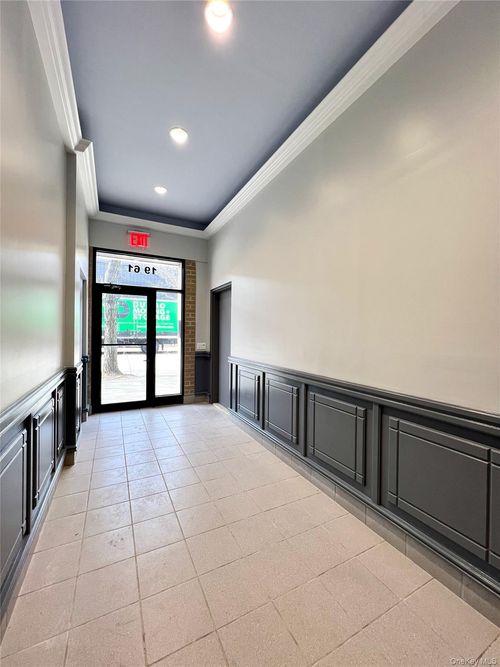 1961 49th St, Astoria, NY, 11105-1122 | Card Image