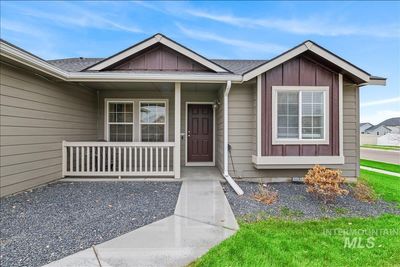 3325 S Fork Ave, House other with 4 bedrooms, 2 bathrooms and 3 parking in Nampa ID | Image 3