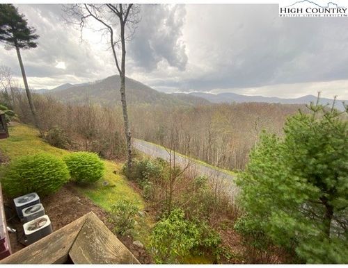 ra-2-180 Indian Paintbrush Dr, Banner Elk, NC, 28604-6598 | Card Image