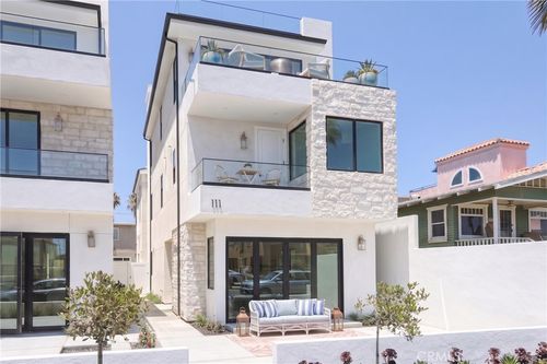 111 9th St, Huntington Beach, CA, 92648-5021 | Card Image