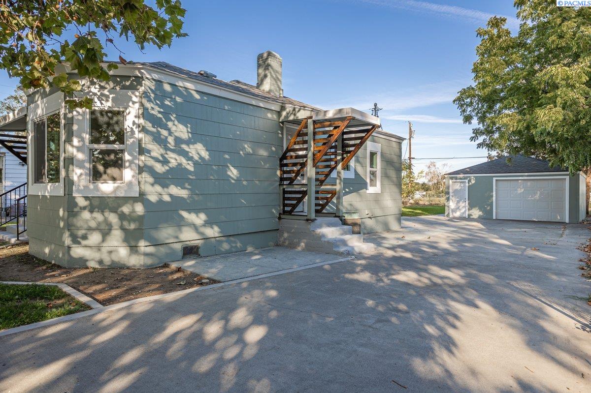 Alder St, Kennewick, WA 99336