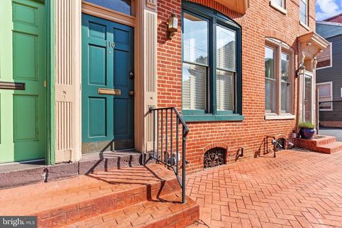 110 Herr St, HARRISBURG, PA, 17102-3313 | Card Image