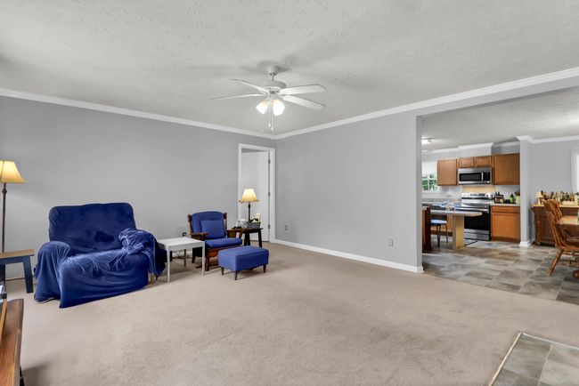 320 E Poplar | Image 8