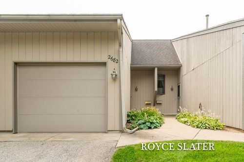 23-2682 Limestone Ln Ne, Grand Rapids, MI, 49525-1394 | Card Image