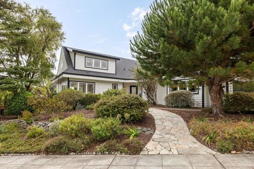 424 6th Ave, Half Moon Bay, CA, 94019-5129 | Card Image