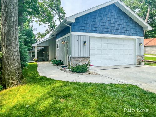 2580 Seymour Dr, Shelbyville, MI, 49344-9557 | Card Image