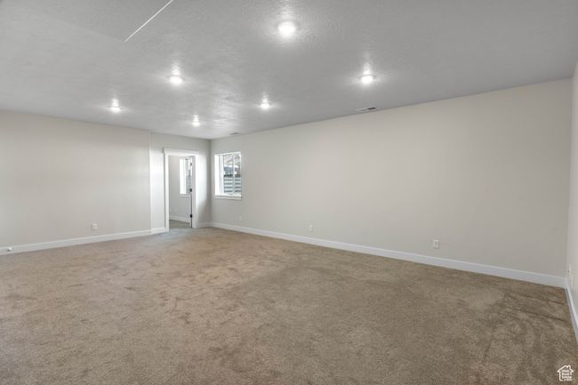 Large living room. | Image 43