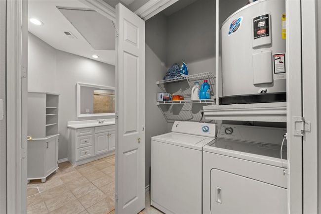 APT-237 - 2400 Mccue Rd, Condo with 2 bedrooms, 1 bathrooms and 2 parking in Houston TX | Image 16