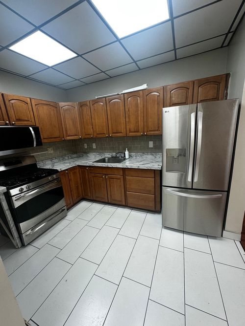 1a-15 N Clinton St, Poughkeepsie, NY, 12601-2517 | Card Image