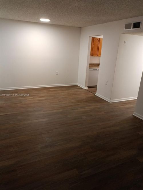 apt-j-1141 Lake Victoria Dr, West Palm Beach, FL, 33411-9319 | Card Image