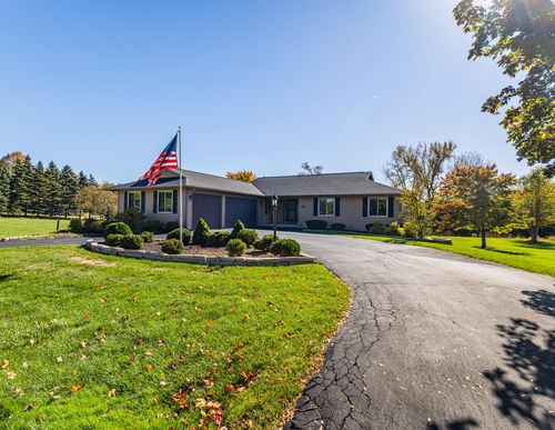 913 Amber Ln, Lake Villa, IL, 60046-7549 | Card Image