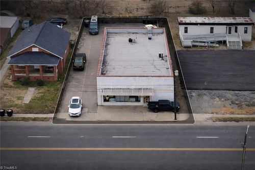 945 E Webb Ave, Burlington, NC, 27217-6655 | Card Image