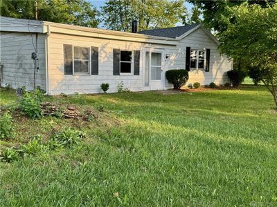 916 Victory Road, House other with 2 bedrooms, 1 bathrooms and null parking in Springfield OH | Image 1