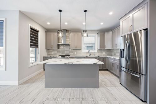 3 Grundy Cres, Grand Valley, ON, L9W7S7 | Card Image