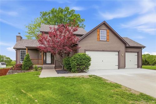 407 Shady Ln, Pleasant Hill, MO, 64080-1950 | Card Image