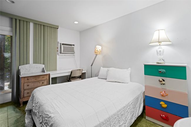 11 - 274 Dune Rd, Condo with 1 bedrooms, 1 bathrooms and null parking in Southampton NY | Image 17