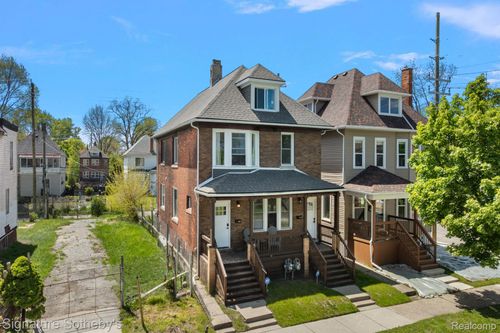 2571 Townsend St, Detroit, MI, 48214-5207 | Card Image