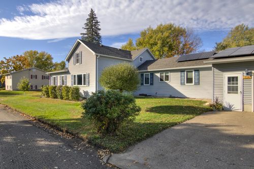 724 Washington Ave, Wabasha, MN, 55981-1652 | Card Image