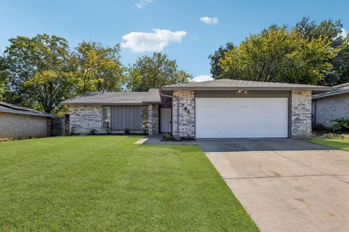 744 Salsbury Cir, Arlington, TX, 76014-2145 | Card Image