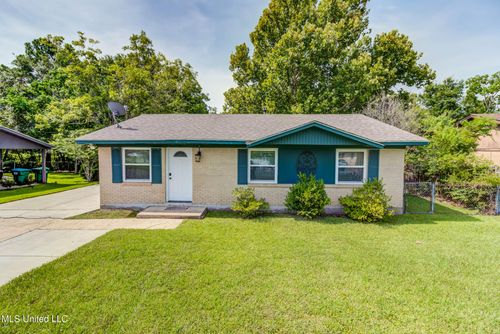 79 Holly Cir, Gulfport, MS, 39501-8630 | Card Image