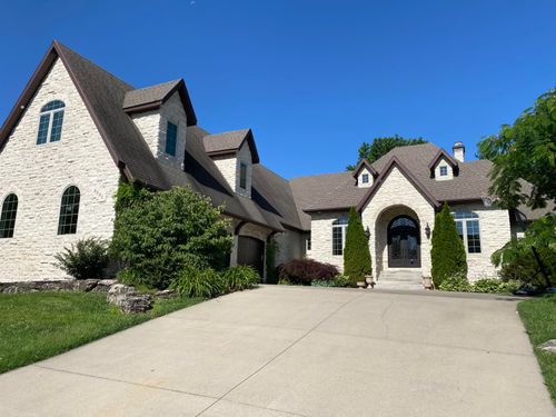 8304 Rolling Hills Dr, Nixa, MO, 65714-7393 | Card Image