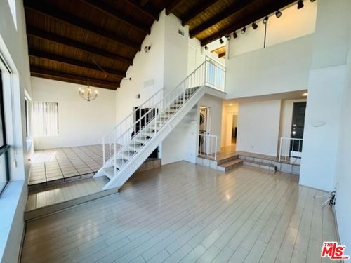 unit-401-221 S Gale Dr, Beverly Hills, CA, 90211-5409 | Card Image