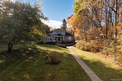 15 Haggerty Hill Rd, Rhinebeck, NY, 12572-2616 | Card Image