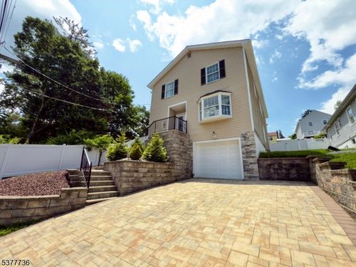 158 Madison St, Dover, NJ, 07801-4937 | Card Image