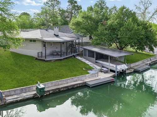 119 Robin Rd, Highland Haven, TX, 78654-8230 | Card Image