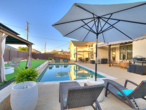 218 Edgewood Cir, Bandera, TX, 78003-4723 | Card Image