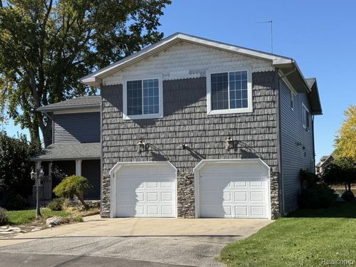 9974 Circle Dr, Pigeon, MI, 48755-9761 | Card Image