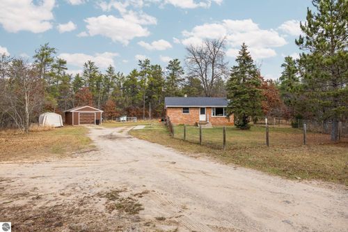 335 Red Tailed Hawk Loop, Grayling, MI, 49738 | Card Image