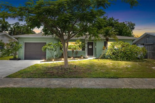 6121 4th St S, St Petersburg, FL, 33705-5341 | Card Image