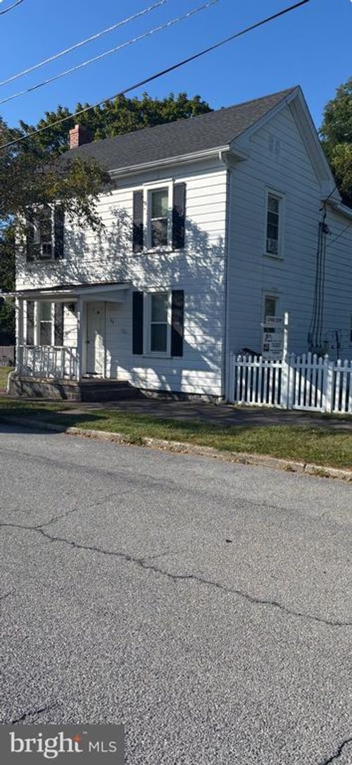 24 W Cemetery St, FUNKSTOWN, MD, 21734-1200 | Card Image