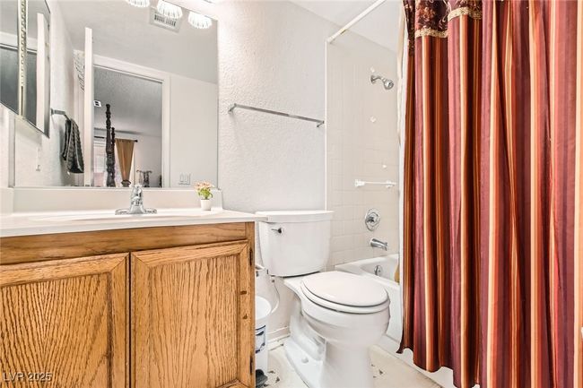 UNIT-101 - 1104 Pinto Rock Ln, Condo with 2 bedrooms, 2 bathrooms and null parking in Las Vegas NV | Image 7