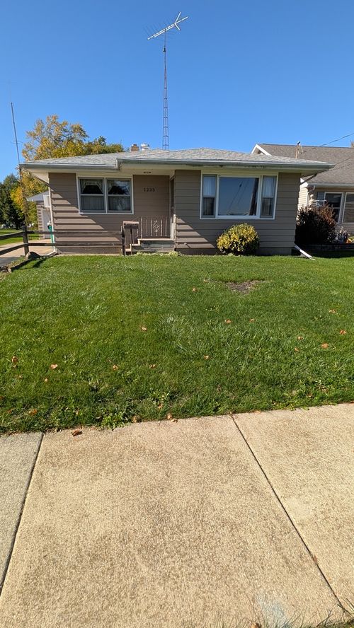 1233 Commercial Street, Sycamore, IL, 60178 | Card Image
