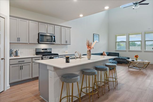 13705 Mc Arthur Dr, House other with 4 bedrooms, 3 bathrooms and 4 parking in Manor TX | Image 4