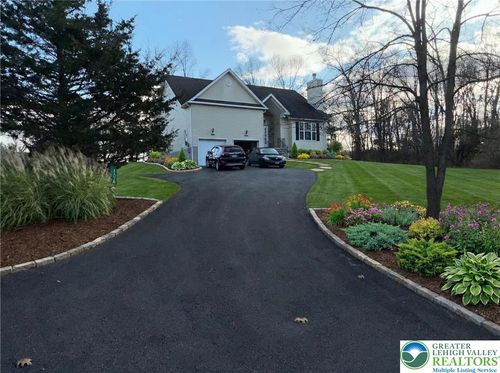 106 Hilda Ct, East Stroudsburg, PA, 18301-8140 | Card Image