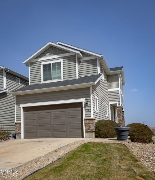 2802 29th Avenue W, Williston, ND, 58801 | Card Image