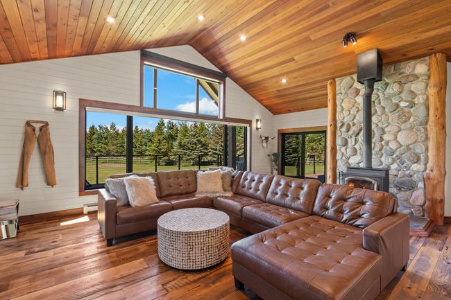 100 N Low Bench Rd, House other with 3 bedrooms, 2 bathrooms and null parking in Gallatin Gateway MT | Image 7