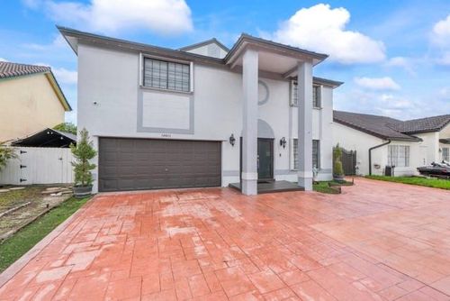 18811 Nw 80th Ave, Hialeah, FL, 33015-2743 | Card Image