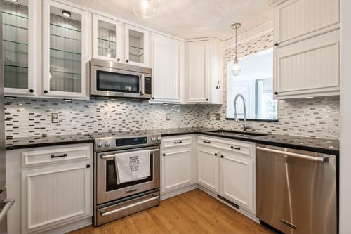152-15525 Float Ln, Apple Valley, MN, 55124-6020 | Card Image