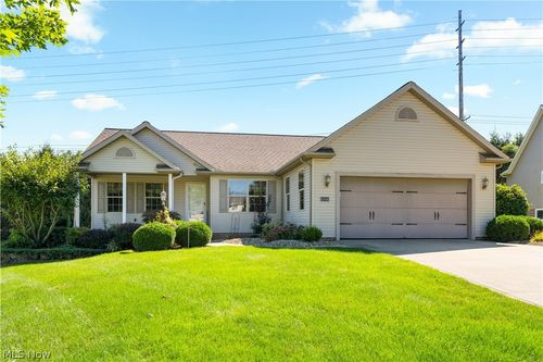 4946 Simsbury Circle Nw, Massillon, OH, 44646 | Card Image