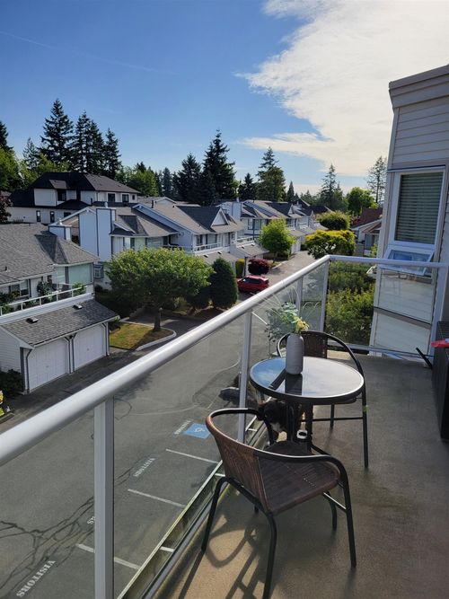 305-9295 122 St, Surrey, BC, V3V4L4 | Card Image