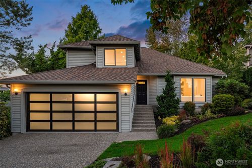 11220 Ne 92nd St, Kirkland, WA, 98033-5731 | Card Image