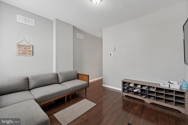 379 E Elm St, Townhouse with 3 bedrooms, 3 bathrooms and null parking in CONSHOHOCKEN PA | Image 24