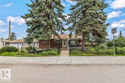 9304 128a Ave Nw, Edmonton, AB, T5E0J9 | Card Image